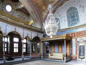 File:Imperial Sofa Topkapi March 2008pano2.jpg